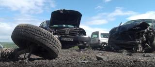 8 VICTIME, între care doi copii, într-un accident produs sâmbătă după-amiază la ieşirea din Alba Iulia. O şoferiţă a adormit la volan