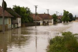 Ploile fac ravagii în ţară! E COD ROŞU DE INUNDAŢII în două judeţe! Cod portocaliu în alte trei