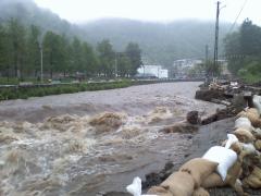 Persoanele evacuate din locuinţe în urma INUNDAŢIILOR la Vaslui s-au întors acasă