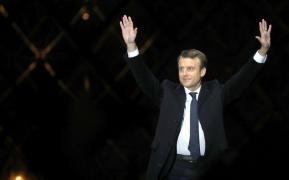 Emmanuel Macron, în prima sa zi de preşedinte. Şeful statului francez nominalizează un premier