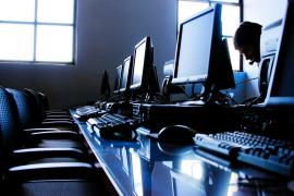 Activitatea INS, blocată. Angajaţii Institutului Naţional de Statistică nu au voie să-şi deschidă calculatoarele