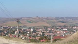 Trei case au fost distruse de flăcări la Sărmaşu, în Mureş, într-un cartier locuit de rromi