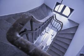 Proprietarii de clădiri care nu îşi consolidează imobilele riscă amenzi de până la 5.000 de lei