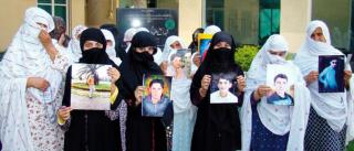 SCANDAL INTERNAŢIONAL. The Express Tribune: 15 imigranţi pakistanezi, RĂPIȚI în România. Sunt TORTURAŢI şi înfometaţi!