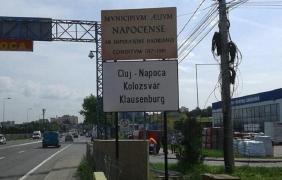 Plăcuţe trilingve, la intrarea în Cluj-Napoca! Primăria a început amplasarea lor