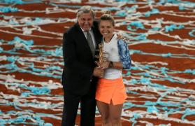 Ion Ţiriac rămâne alături de Ilie Năstase şi după criticile primite pentru că l-a desemnat să o premieze pe Simona Halep, la Madrid: "Adică trofeul meu să-l dea Babalugu?"