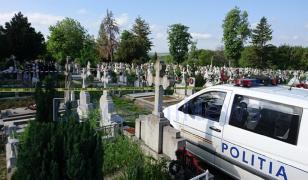 Caz fără precedent la Botoşani! Un tânăr care ar fi fost otrăvit de fosta Securitate pentru mesaje anticomuniste, deshumat după 32 de ani