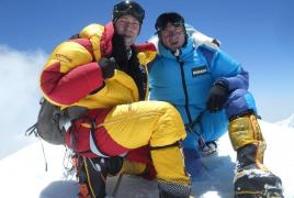 Încă un român cucereşte cel mai înalt vârf al lumii! Alpinistul Justin Ionescu a urcat şi el pe Everest