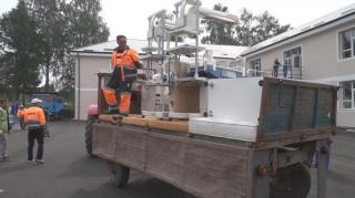 AM OPRIT DESCHIDEREA maternităţii Fălticeni, unde s-au cărat incubatoarele pentru bebeluşi cu remorca de gunoi!