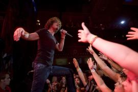 Este oficial! Chris Cornell s-a sinucis prin spânzurare, confirmare venită de la legişti