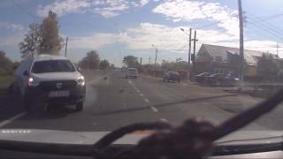 Accident GRAV  la Buzău, cu patru răniţi, în care au fost implicate trei maşini (VIDEO)