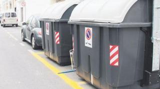 O mamă româncă pune în alertă poliţia spaniolă. Declaraţia femeii i-a îngrozit pe poliţişti: "L-AM ARUNCAT LA GUNOI!"