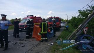 ACCIDENT CUMPLIT la Satu Mare! Un COPIL şi doi adulţi AU MURIT, după ce două maşini s-au CIOCNIT FRONTAL