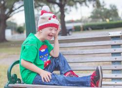 Fotografia unui ÎNGER? O imagine surprinsă, din avion, de un băiat de șapte ani cu sindromul Down face înconjurul lumii (FOTO)