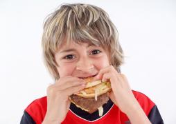 Donald Trump NU MAI VREA mese SĂNĂTOASE în şcoli. Administraţia americană a anulat programul nutriţional iniţia de Michelle Obama