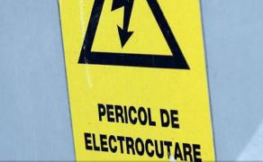 Moarte CUMPLITĂ: O persoană a pierit ELECTROCUTATĂ în timp ce se afla pe un tren. Autorităţile nu ştiu ce căuta acolo