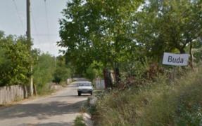 Un copil de 8 ani din satul vasluian Buda s-a înfipt într-un ŢĂRUŞ, în curtea casei! Se zbate între viaţă şi moarte