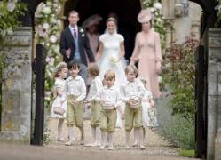 NUNTĂ DE BASM în Marea Britanie! Prinţul George şi prinţesa Charlotte, paj şi domnişoară de onoare la nunta Pippei Middleton (GALERIE FOTO)