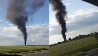 Incendiu violent la o hală din Giurgiu, unde erau depozitate mase plastice