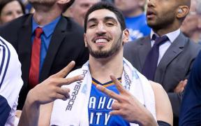 Baschetbalistul Enes Kanter, oprit de autorităţi pe aeroportul Otopeni a ajuns în SUA şi A AMÂNAT CONFERINŢA de presă anunţată!