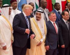 Donald Trump îndeamnă liderii musulmani să lupte pentru combaterea islamismului extremist. ”Nu suntem aici ca să vă dăm o lecție!”