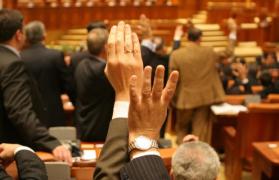 LEGEA SALARIZĂRII întră la VOT în Parlament. Ce categorie de bugetari va avea venituri majorate şi cine va primi MAI PUŢINI BANI. Care sunt ULTIMELE MODIFICĂRI