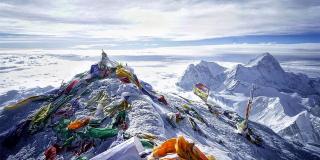 Trei alpinişti au murit duminică încercând să ajungă pe Everest. Un al patrulea e dat dispărut de sâmbătă