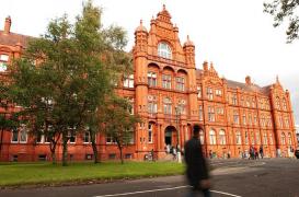 ALERTĂ MAXIMĂ lângă Manchester! O universitate a fost EVACUATĂ, iar autorităţile britanice intervin la faţa locului!