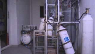 EXPLOZIE LA VASLUI! Staţia de oxigen a Serviciului de Ambulanţă a sărit în aer, un şofer a ajuns la spital