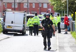 Poliţia britanică a arestat trei suspecţi în legătură cu atacul terorist din Manchester. Între ei, şi fratele atacatorului sinucigaş