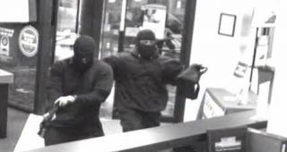 JAF ARMAT la o bancă din Bucureşti! Atacatorul e căutat de poliţie