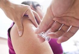 Legea vaccinării, din nou în dezbatere. Părinţii transmit un mesaj dur: "Nu vrem să fim obligaţi să ne vaccinăm copiii"