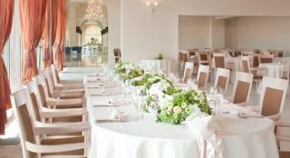 Mai mult de zece persoane care au fost duminică la o nuntă, în Alba, luni au ajuns la Urgenţă!