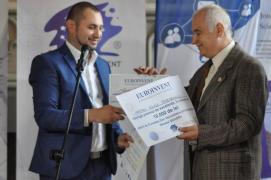 Invenție revoluționară, premiată cu 10.000 lei la EUROINVENT 2017: Mănușa mecatronică pentru bolnavii de paralizie