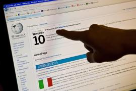 China îşi lansează PROPRIA variantă Wikipedia