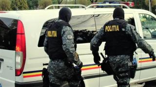 Exerciţiu de ALERTĂ CU BOMBĂ la Gara de Nord! Poliţiştii şi geniştii intervin, circulaţia rutieră este restricţionată. Poliţia Română: "Nu intraţi în panică!"