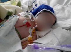 ACUZAŢII GRAVE de malpraxis la Bârlad! Un BEBELUŞ de doar 7 luni este ÎN COMĂ, după ce medicul i-a făcut o injecţie cu antibiotic (VIDEO)