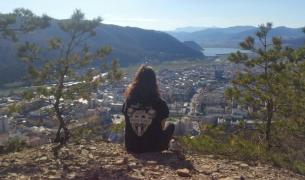 DRAMATIC: Un elev de 16 ani, din Neamţ, s-a ARUNCAT DE PE BLOC, în urmă cu puţin timp! Băiatul a lăsat un BILET DE ADIO