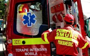 Incident GROAZNIC la Bistriţa! Fetiţă de 2 ani, călcată de TATĂL său cu maşina, în CURTEA CASEI!