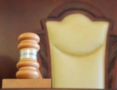 Legea care împiedica persoanele condamnate să aibă funcţii în Guvern, dezbătută pentru a cincea oară