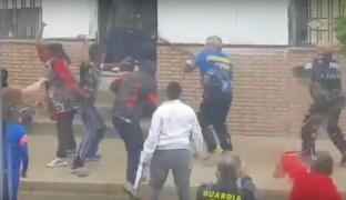 Romi din România, BĂTAIE GENERALĂ într-un cartier spaniol! Încăierare teribilă cu bâte, pietre şi cuţite între două clanuri (IMAGINI ŞOCANTE)