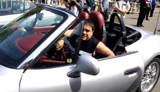 Adi Minune, audiat ca martor în dosarul Bamboo. Poliţiştii l-au amendat pe cântăreţ