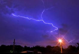 Noi alerte meteo! Cod galben de fenomene periculoase, în nordul ţării