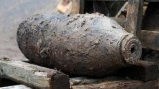 TENSIUNE în Galaţi: Autorităţile au DETONAT O BOMBĂ de aviaţie de 250 kilograme chiar în locul unde a fost DESCOPERITĂ