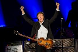 Asemănare IZBITOARE: Fiica cea mică a legendarului Paul McCartney este BUCĂŢICĂ RUPTĂ din tatăl său FOTO