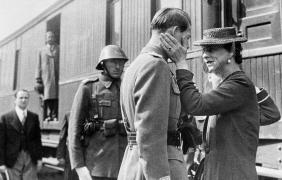 Abdicarea Regelui Mihai, controversă şi adevăr. Ce scrie în Actul prin care a fost abolită monarhia în România