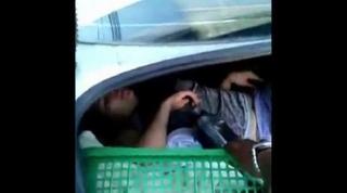 O femeie a fost ÎNJUNGHIATĂ şi ÎNCHISĂ în portbagajul maşinii de iubitul său. El a lăsat-o acolo ca să MOARĂ SUFOCATĂ