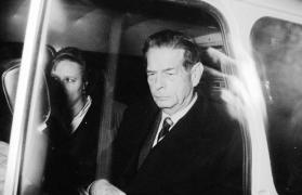 Prima revenire în ţară a regelui Mihai, după un exil de 42 de ani, un moment ruşinos în istoria României (video)