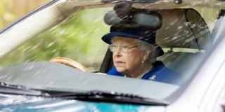 Imaginile care fac ÎNCONJURUL LUMII! În ce ipostază a fost surprinsă Regina Elisabeta a II-a