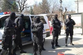 Patru persoane REŢINUTE de autorităţi în dosarul ce vizează CONTRABANDA CU ŢIGĂRI din trenul 'Prietenia'